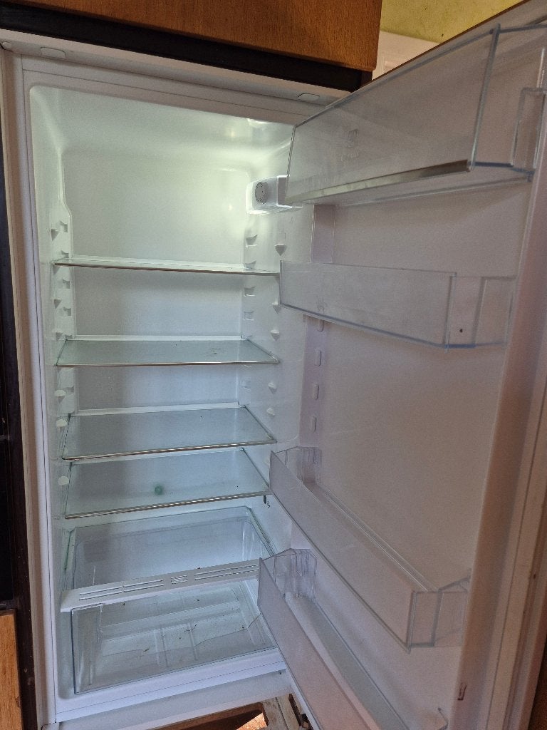 IJskast Electrolux inbouw, Ophalen, Zonder vriesvak, 120 tot 140 cm, 100 tot 150 liter