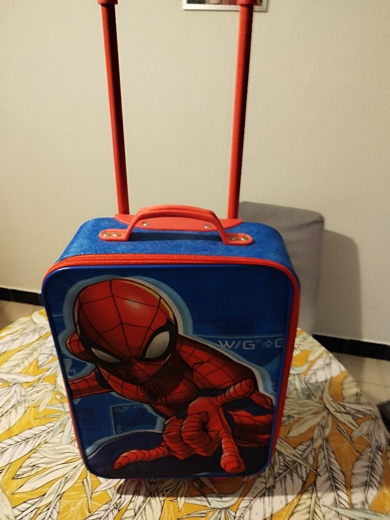 Petite valise, Enlèvement, Neuf