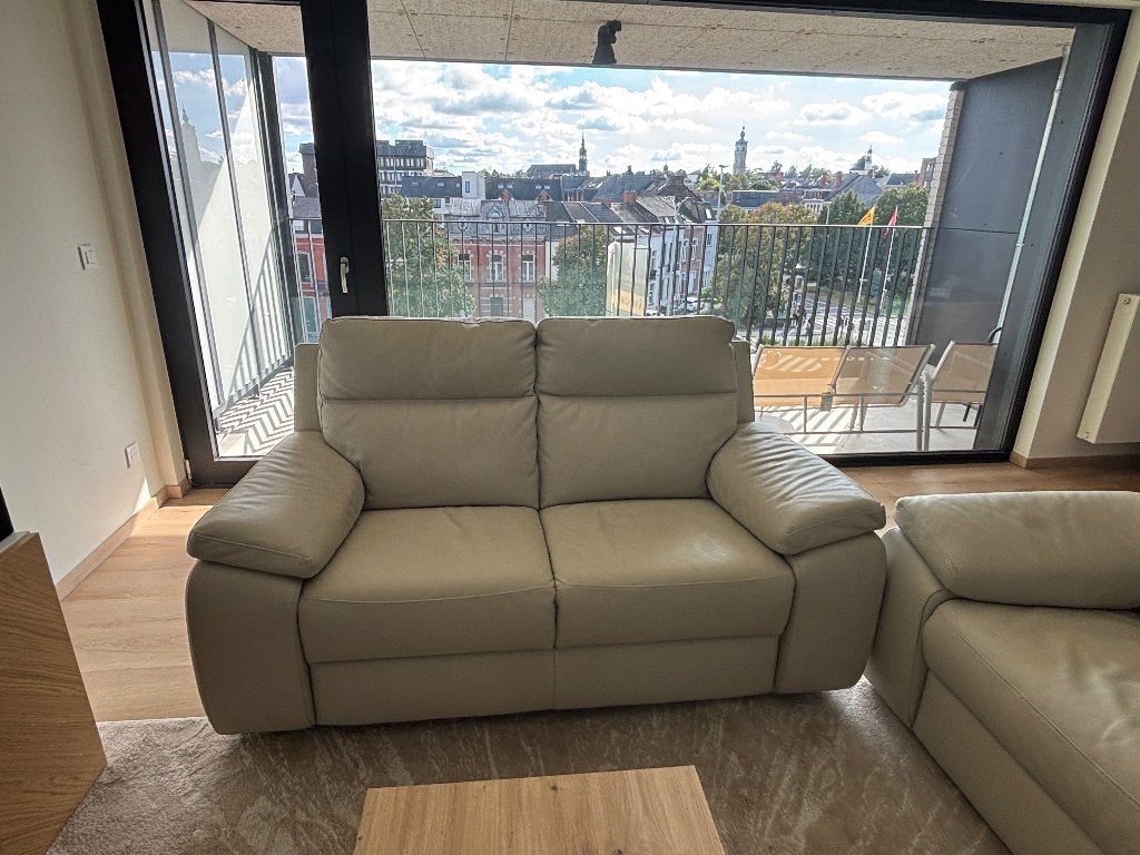 Set van 2 Calia Italia banken in beige leer — Nieuwstaat, Huis en Inrichting, Ophalen, Nieuw, Rechte bank, 200 tot 250 cm