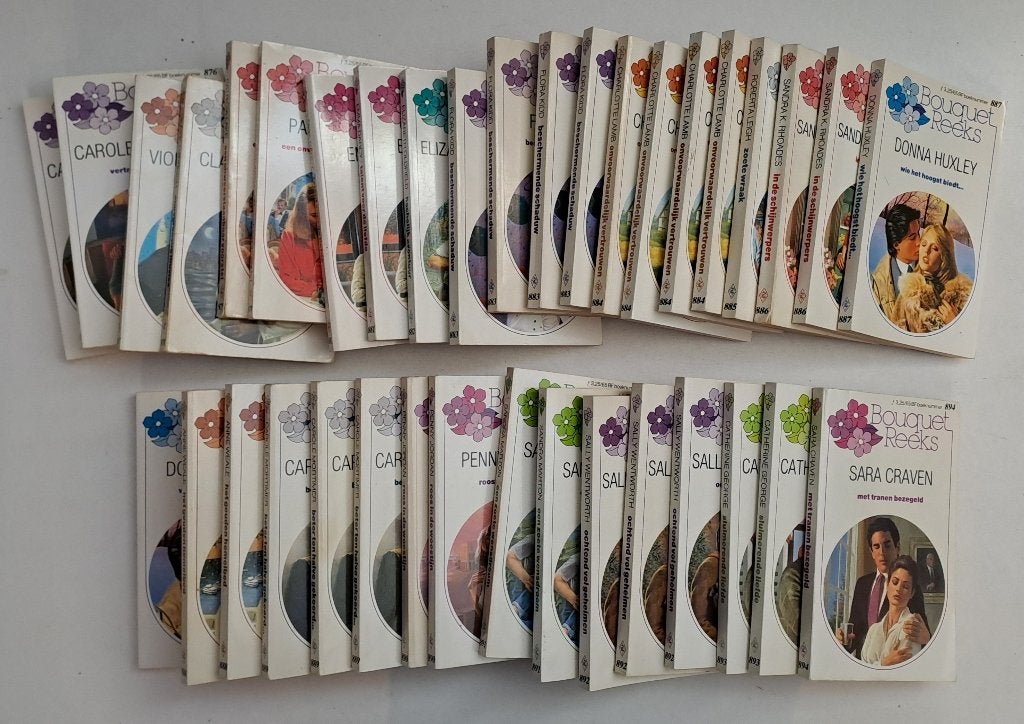 Pockets Harlequin Bouquet reeks, Boeken, Romans, Gelezen, Ophalen of Verzenden