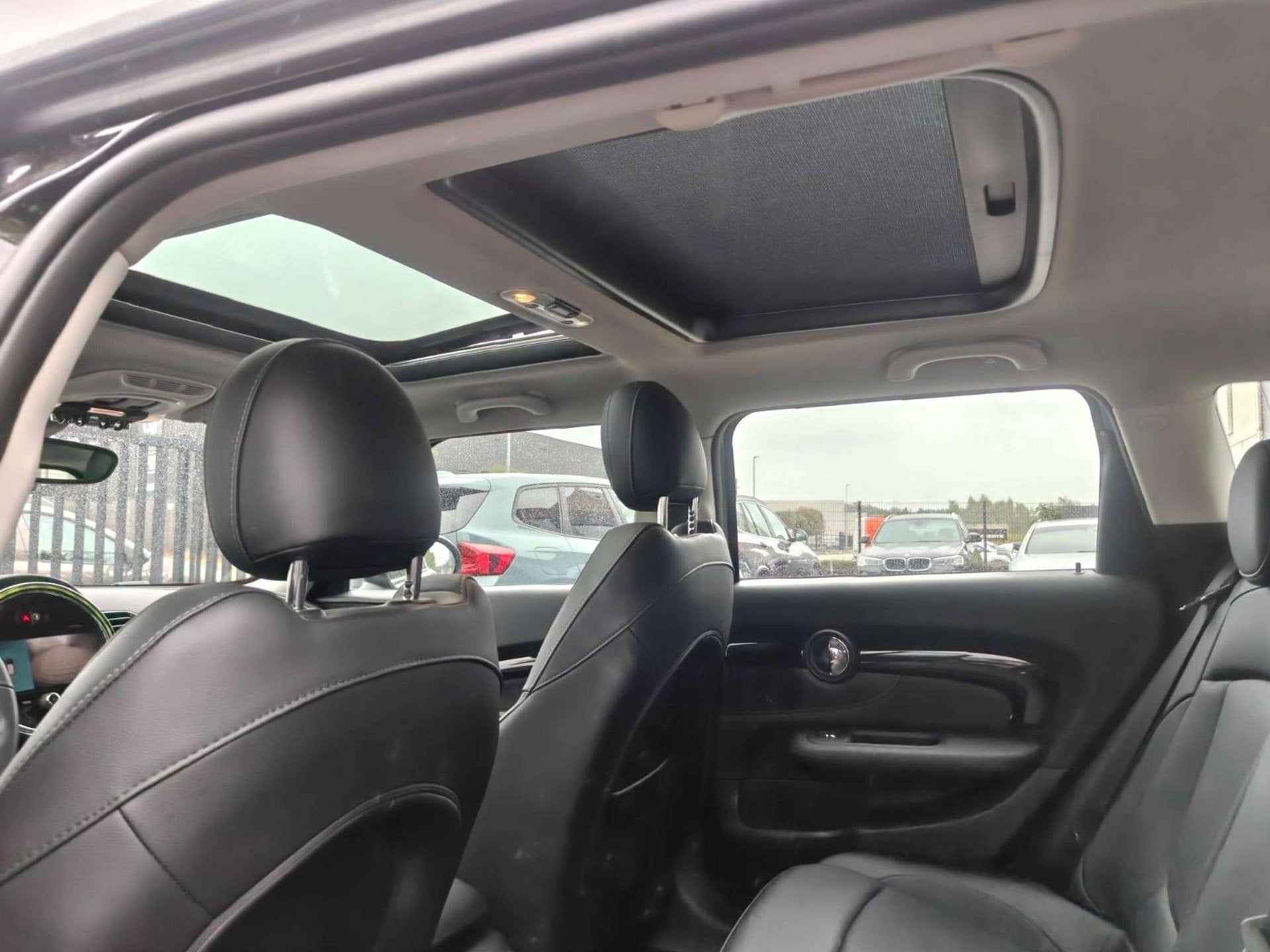 MINI Cooper S Clubman 2.0AS Black pack/Pano/LED/WarmLeder/Cr, Auto's, Gebruikt, 4 cilinders, 131 kW, Zwart