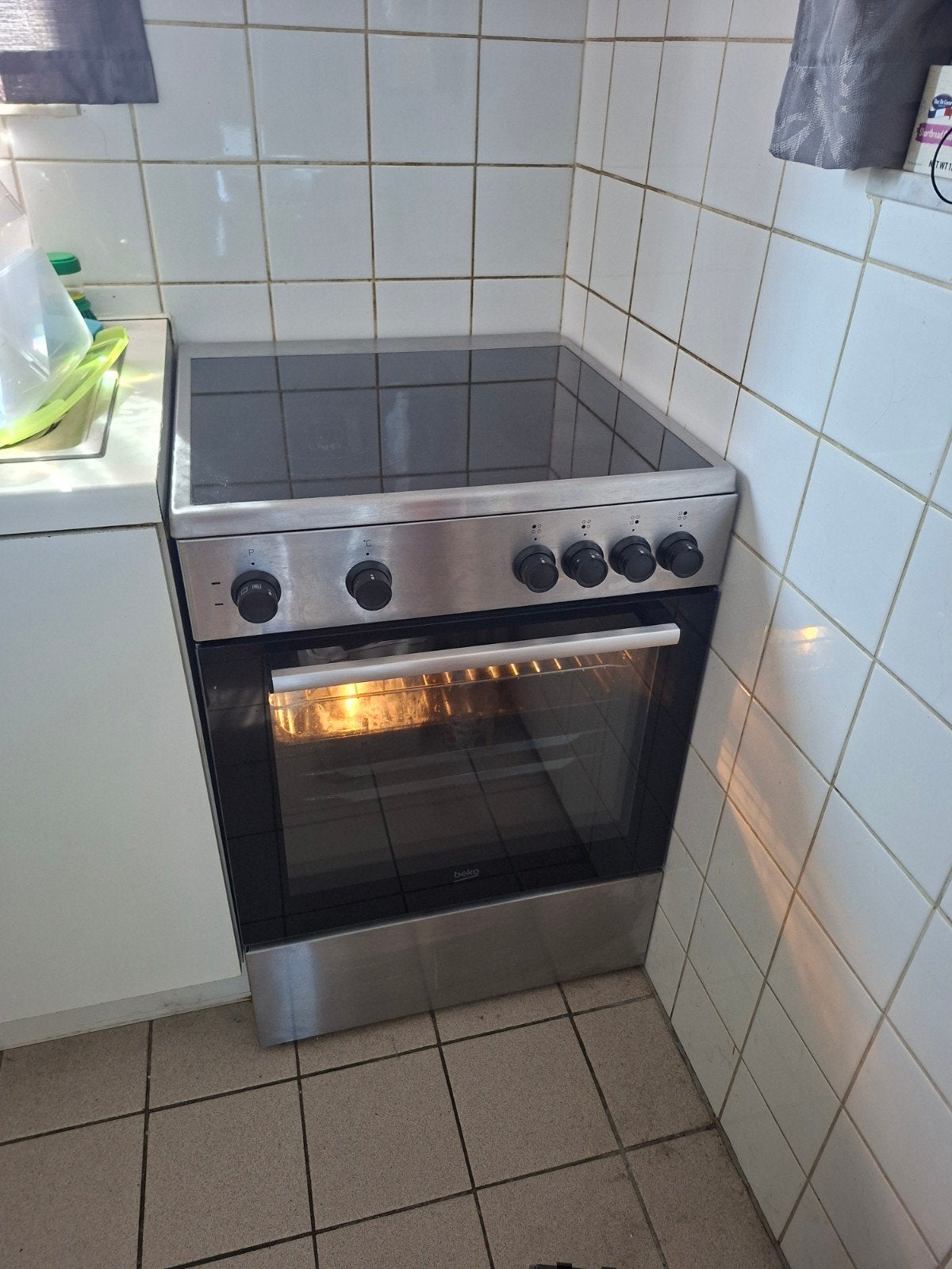 BEKO oven en kookvuur, Elektronische apparatuur, Fornuizen, Ophalen, 60 cm of meer, Keramisch, 4 kookzones
