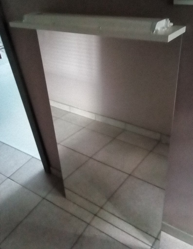 Miroir avec éclairage 2 spots et prise de courant, Enlèvement, Utilisé