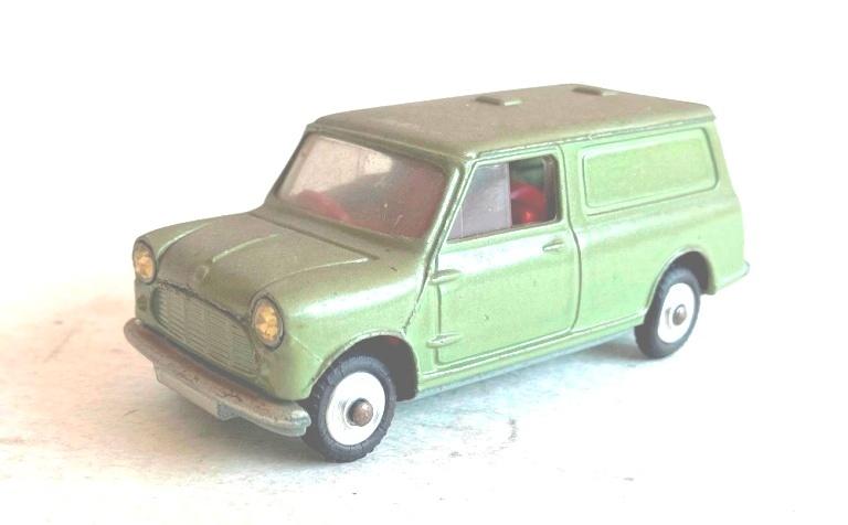 Austin Mini Van groen Corgi # 450 met doosje., Hobby en Vrije tijd, Modelauto's | 1:43, Gebruikt, Auto, Corgi, Ophalen of Verzenden