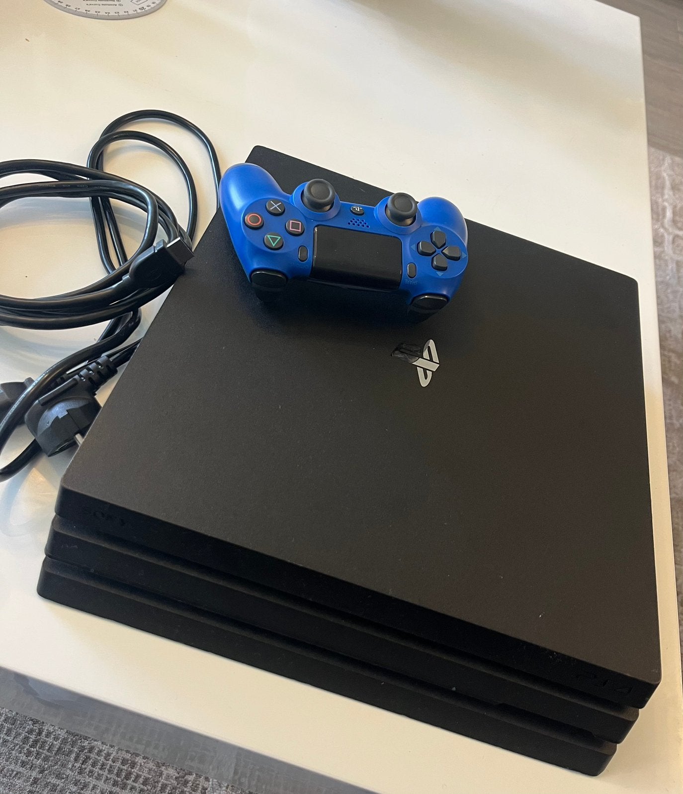 PlayStation 4 pro 1Tb, Ophalen, Zo goed als nieuw, 1 TB, Met 1 controller