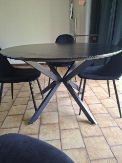 Ronde tafel met 4 stoelen, Huis en Inrichting, Tafels | Eettafels, Zo goed als nieuw, 100 tot 150 cm, Vier personen, Rond, Kunststof