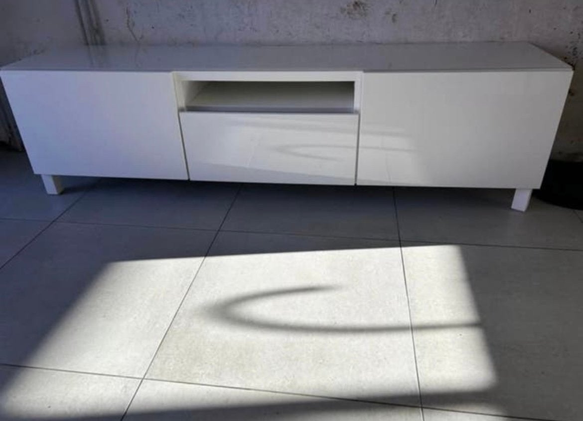 Tv meubel ikea, Ophalen, Zo goed als nieuw, Glas