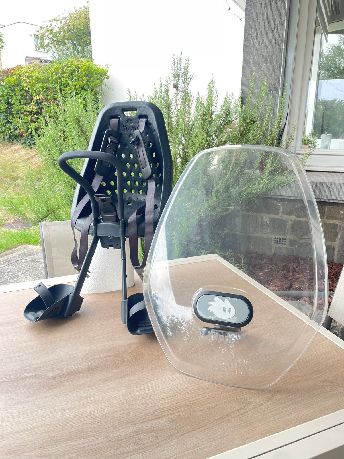 Thule Yepp Mini with Windshield!, Fietsen en Brommers, Ophalen, Zo goed als nieuw