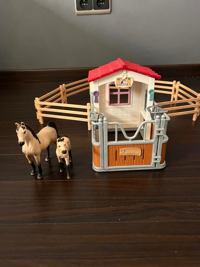 Schleich paarden met stal en weide, Ophalen, Gebruikt