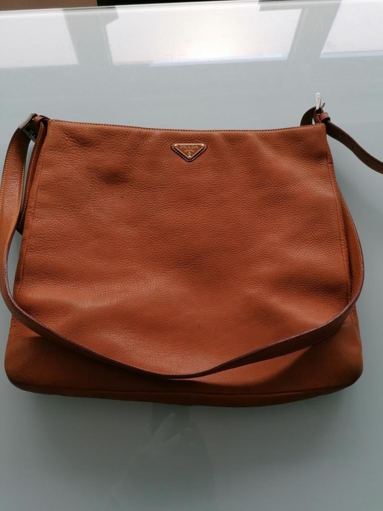 Prada schoudertas /crossbody., Handtassen en Accessoires, Tassen | Schoudertassen, Overige merken, Gebruikt, Bruin, Ophalen of Verzenden