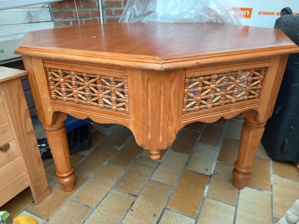 Massief houten achthoekige tafel, Ophalen