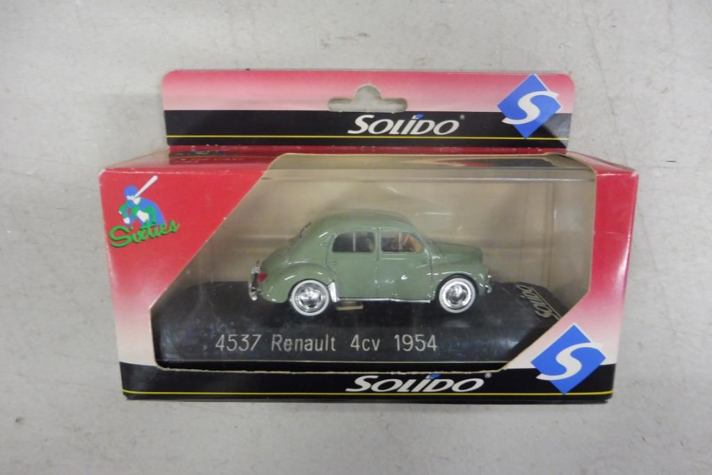 1:43 Solido 4537 Renault 4CV 1954, Ophalen of Verzenden, Zo goed als nieuw, Auto, Solido