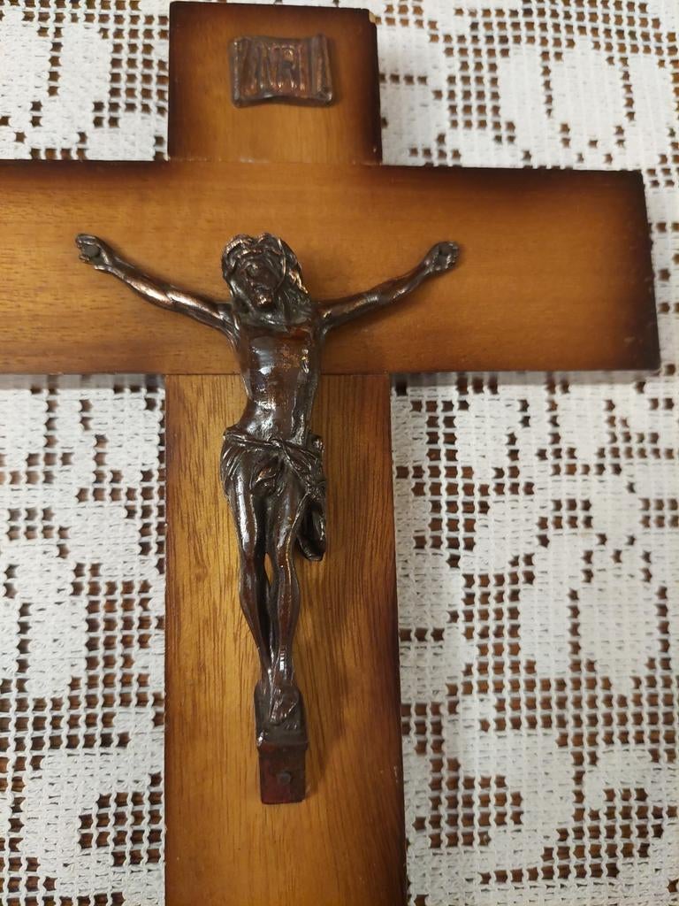 Houten kruis met Jezus, Ophalen of Verzenden