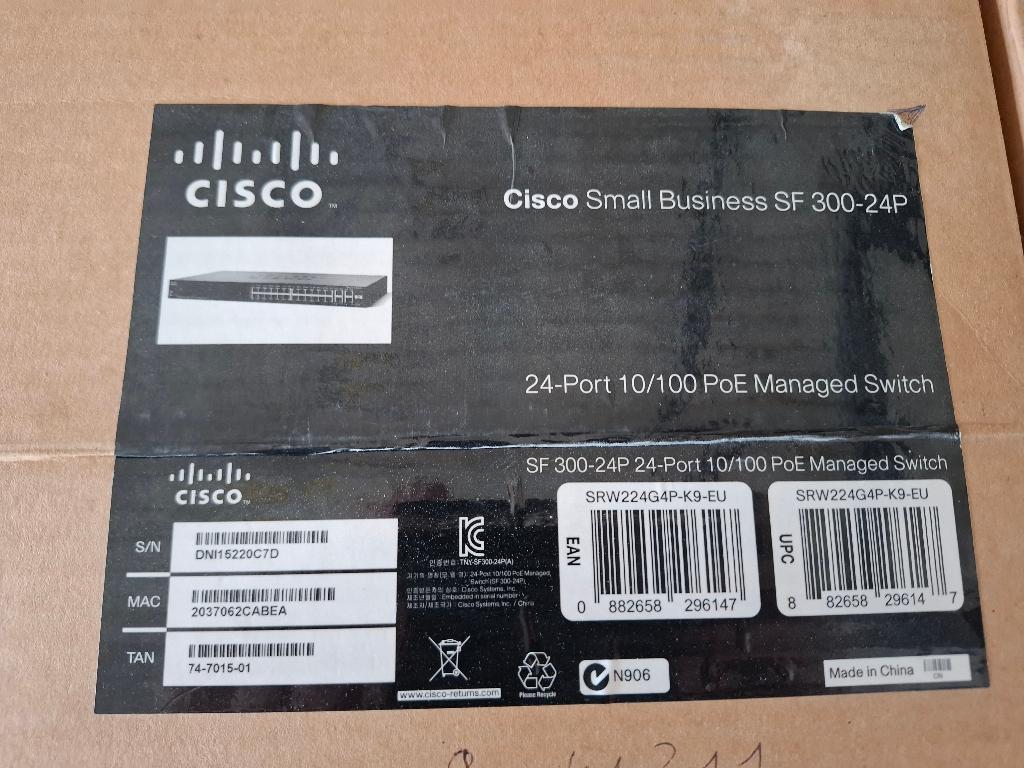 SF300-24 Port POE Managed Switch, Enlèvement, Comme neuf