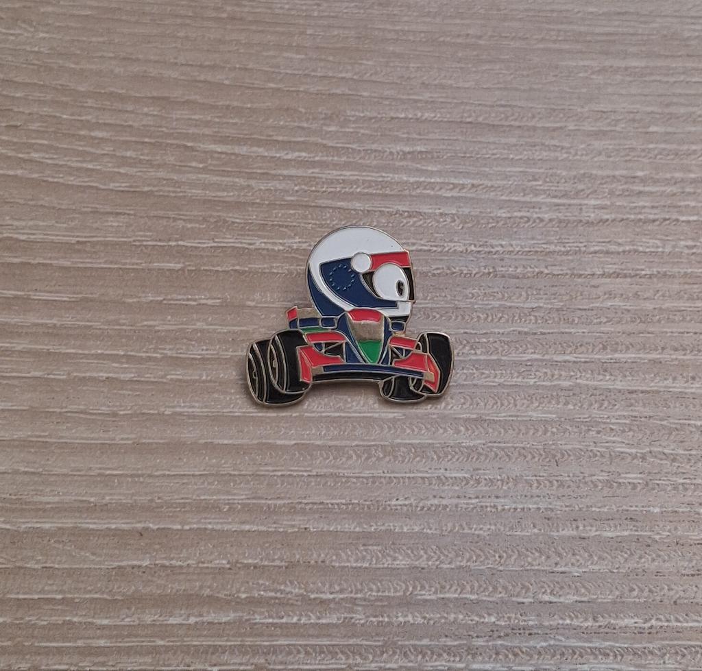 PIN - F1 - FORMULE 1 - RACING CAR, Verzenden, Gebruikt, Sport, Speldje of Pin