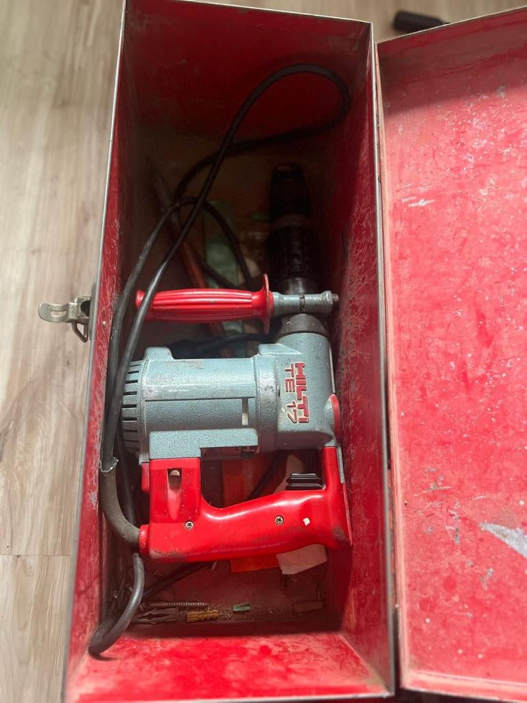 HILTI BOORHAMER TE 17 met orginele koffer en alle accessoire, Ophalen