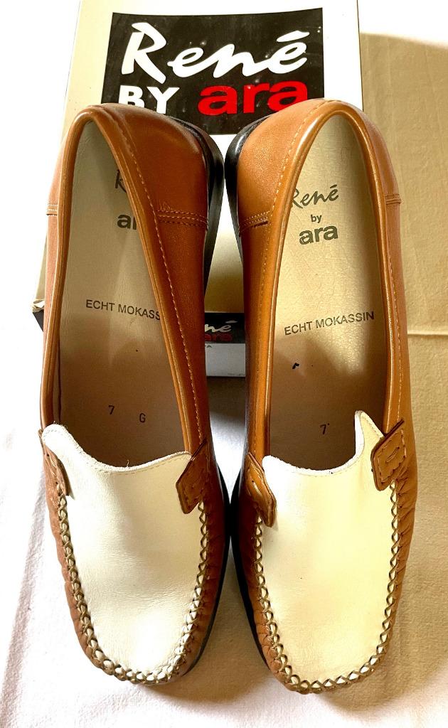 NEUFS Mocassins  ARA en cuir brun et blanc  pt 41, Schoenen met lage hakken, Bruin, Nieuw, Ophalen of Verzenden