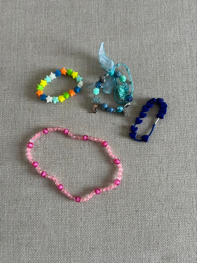 Bracelets et collier enfant, Comme neuf