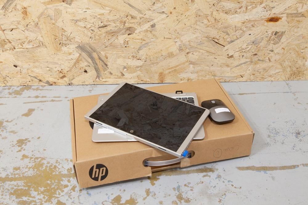 HP Pavilion x2 10‑P030nf – PC hybride en boîte, Informatique & Logiciels, Ordinateurs de bureau, Utilisé, 2 à 3 Ghz, Moins de 4 GB
