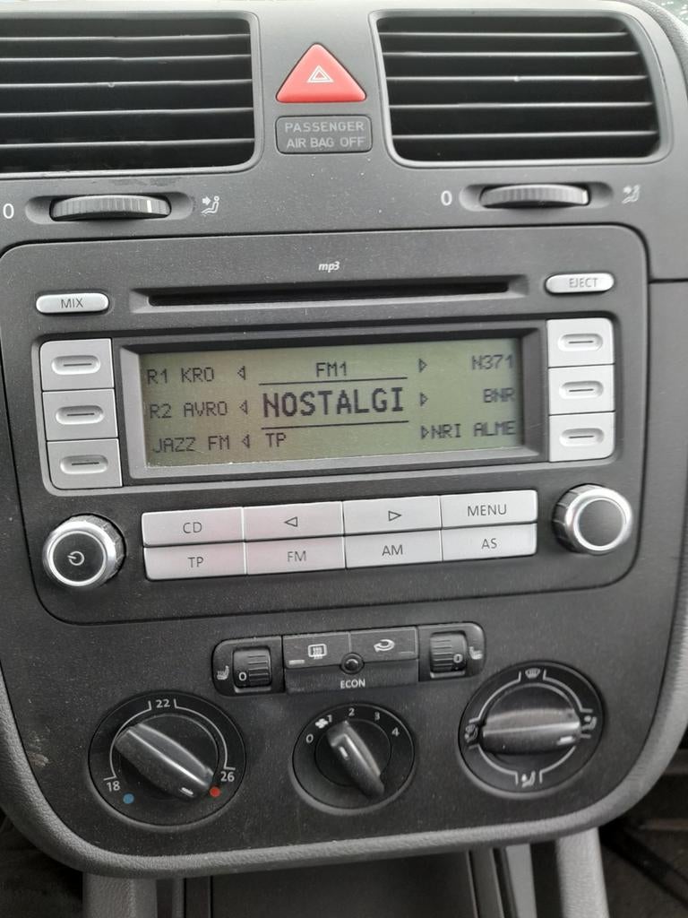 Originele VOLKWAGEN GOLF 5/5060 AUVELAIS radio, Auto-onderdelen, Ophalen, Gebruikt, Volkswagen