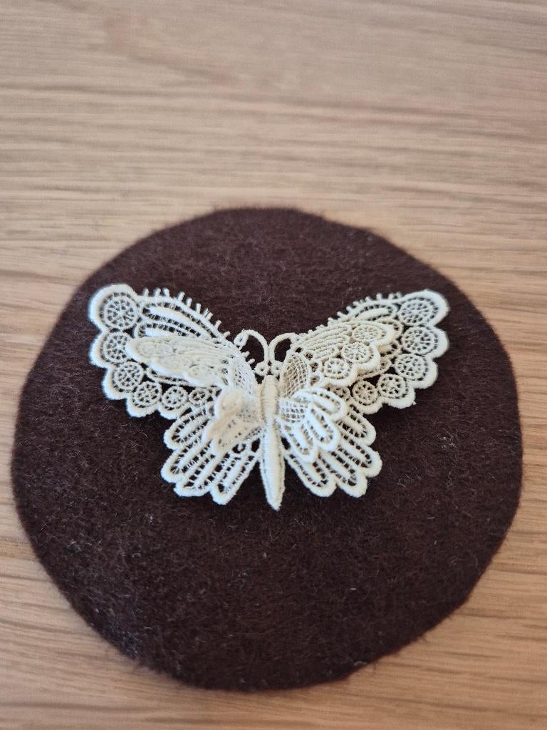 Papillon en dentelle fait main, Hobby & Loisirs créatifs, Dentelle, Enlèvement, Comme neuf, Bobine(s)
