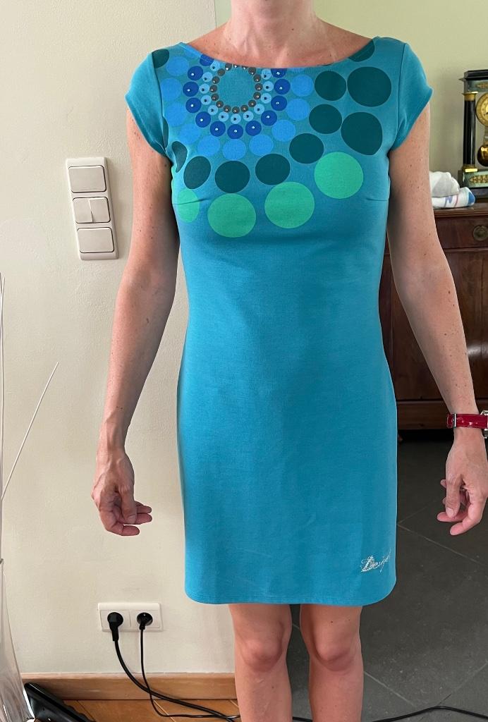 Robe desigual turquoise M, Vêtements | Femmes, Robes, Taille 38/40 (M), Enlèvement ou Envoi, Au-dessus du genou, Comme neuf