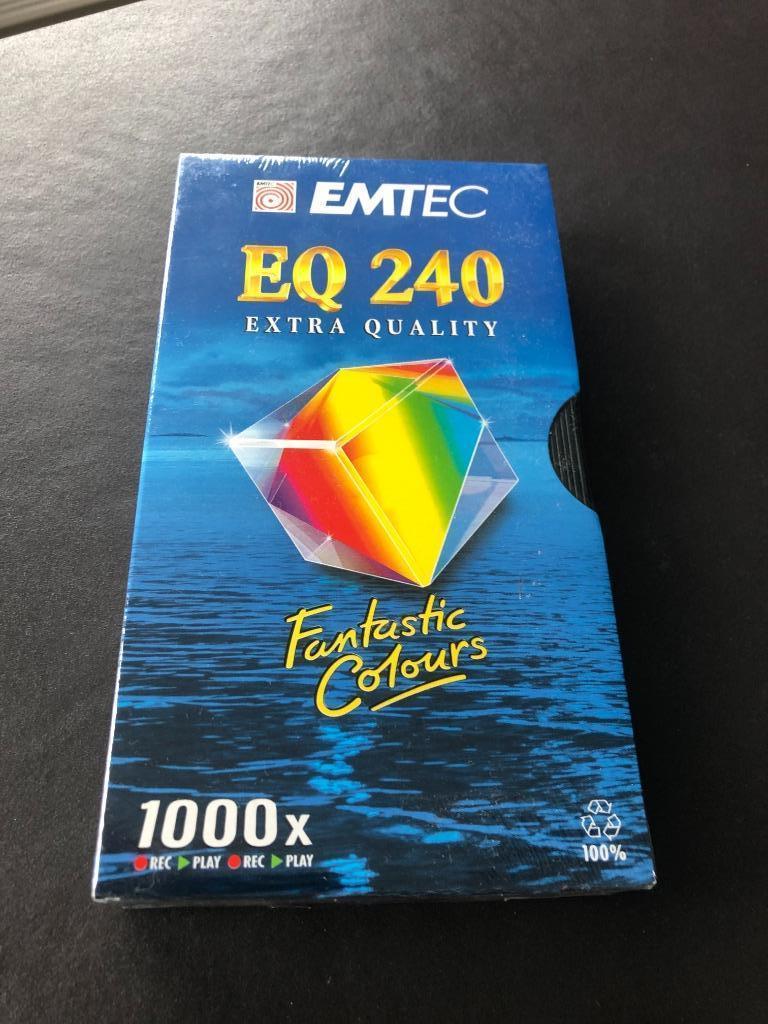EMTEC EQ 240 VHS-cassette, Tous les âges, Enlèvement, Neuf, dans son emballage, Autres genres
