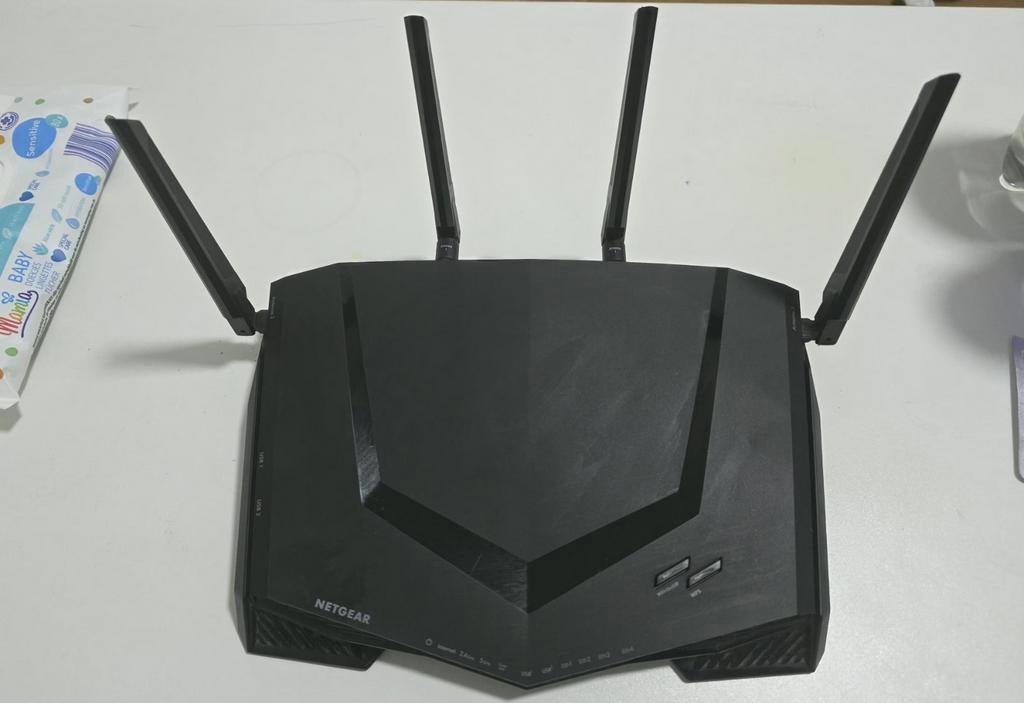Routeur gaming Netgear xr500, Computers en Software, Router