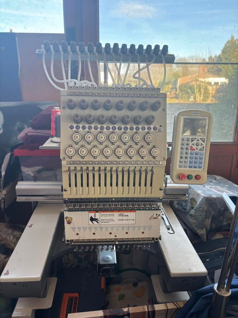 Machine à broder professionnel, Enlèvement, Comme neuf, Machine à broder