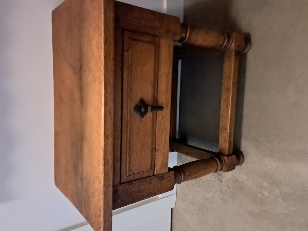 heel oud eiken bijzettafeltje(gepend) 51 l x 33 br x 50 h, Antiek en Kunst, Antiek | Meubels | Kasten, Ophalen