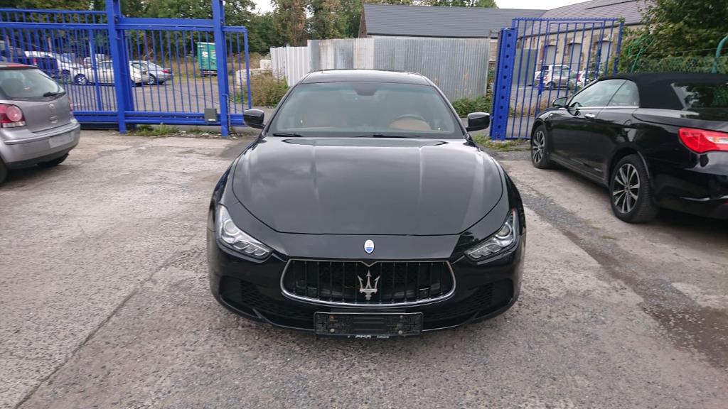 Maserati ghibli 3000cc diesel 186000km carnet 2014 1er prop, Auto's, Maserati, Automaat, Euro 5, Achterwielaandrijving, Leder