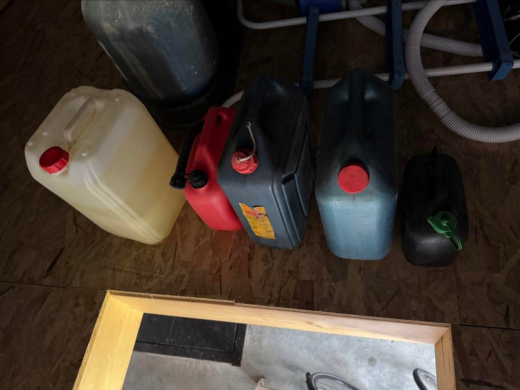 Jerrycans, Motos, Enlèvement, Comme neuf