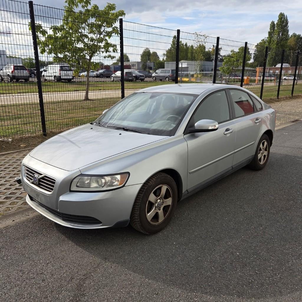 Volvo s40 1.6i 2007 236 000km distrubitieriem kapot, Auto's, Volvo, Voorwielaandrijving, 1596 cc, Stof, Zwart