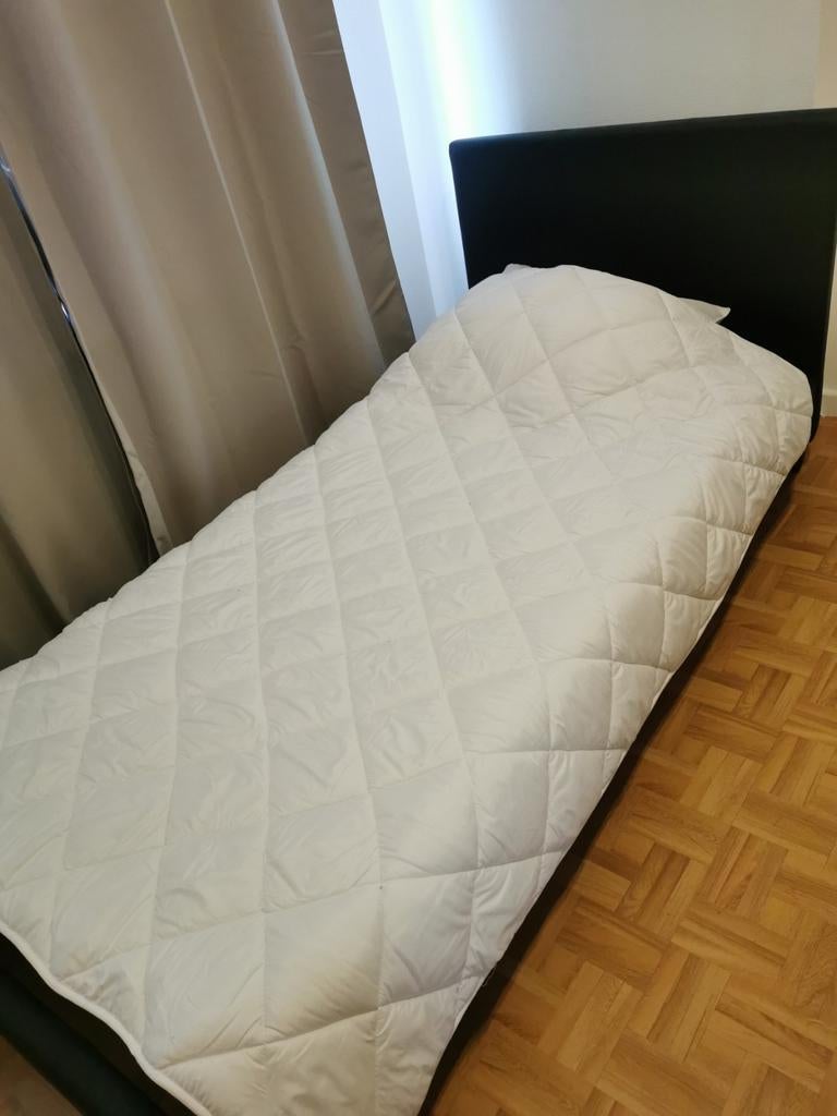 Lit 1 personne 90x200 état presque neuf, Maison & Meubles, Chambre à coucher | Lits boxsprings, Enlèvement, Comme neuf, Une personne