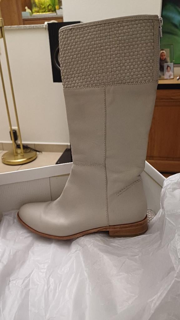 Bottes en cuir pour femmes, Vêtements | Femmes, Chaussures, Enlèvement ou Envoi, Autres couleurs, Comme neuf, Bottes hautes