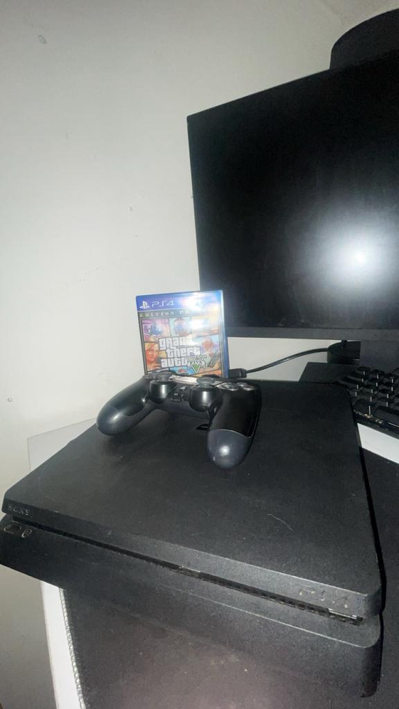 PlayStation 4 slim 1 tb, Consoles de jeu & Jeux vidéo, Consoles de jeu | Sony PlayStation 4, Enlèvement ou Envoi, Comme neuf, 1 TB