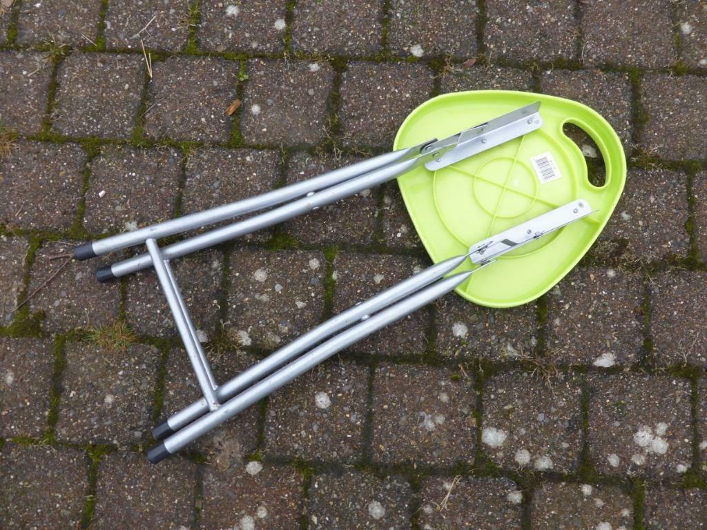 Plooibaar tabouret, Ophalen of Verzenden, Zo goed als nieuw, Metaal, Twee