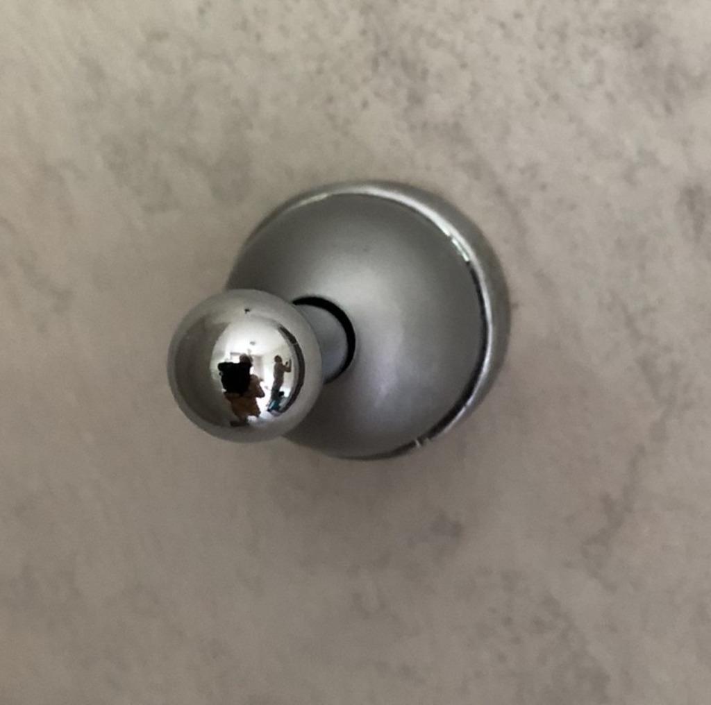 Handdoekhaak rond 2,5cm metaal zilverkleur, Ophalen of Verzenden, Gebruikt