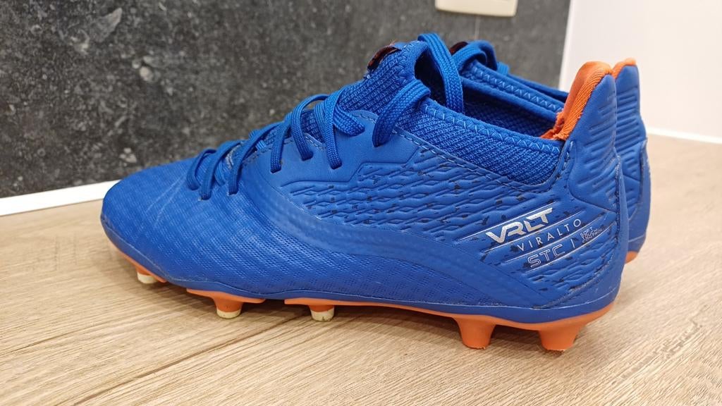Blauwe Kipsta Viralto voetbalschoenen maat 37, Sport en Fitness, Voetbal, Ophalen