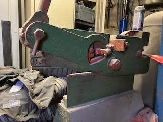 Grote metaalschaar met profiel plooi functie, Ophalen, Overige typen, Zo goed als nieuw, 30 tot 70 mm