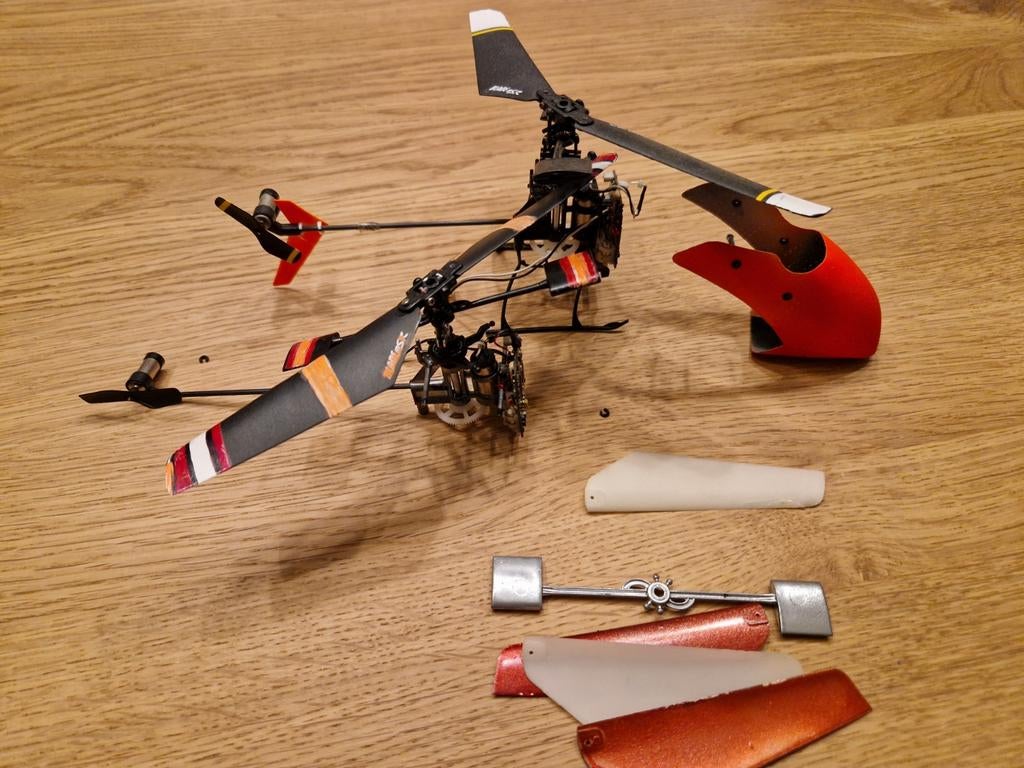 1 vliegende Blade MSR en 1 voor onderdelen 3-in-1 bord OK, Hobby en Vrije tijd, Modelbouw | Radiografisch | Helikopters en Quadcopters