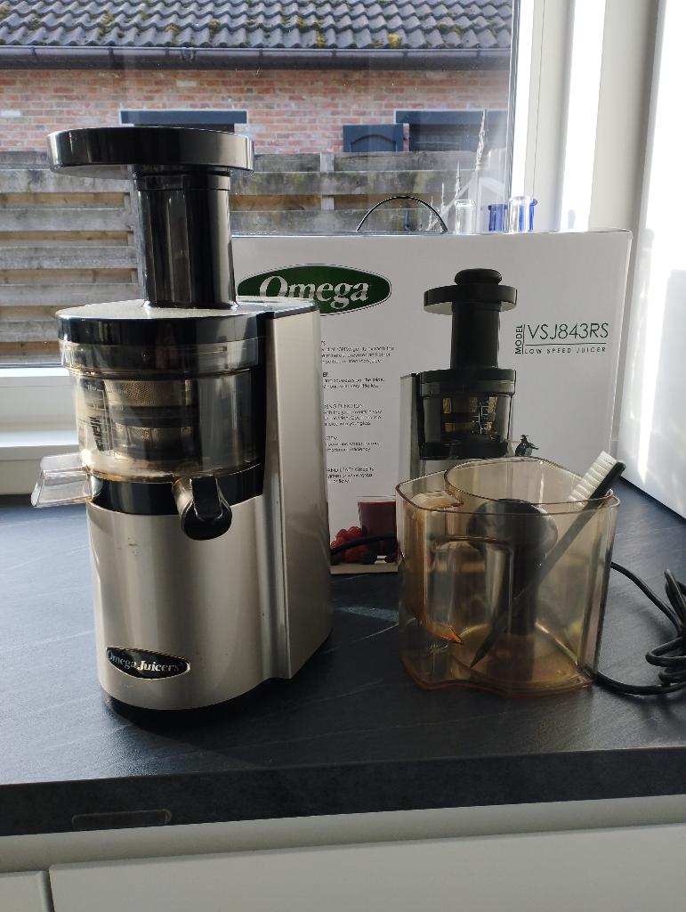 Omega Juicer VSJ843RS, Ophalen of Verzenden, Gebruikt, Elektrisch, Slowjuicer