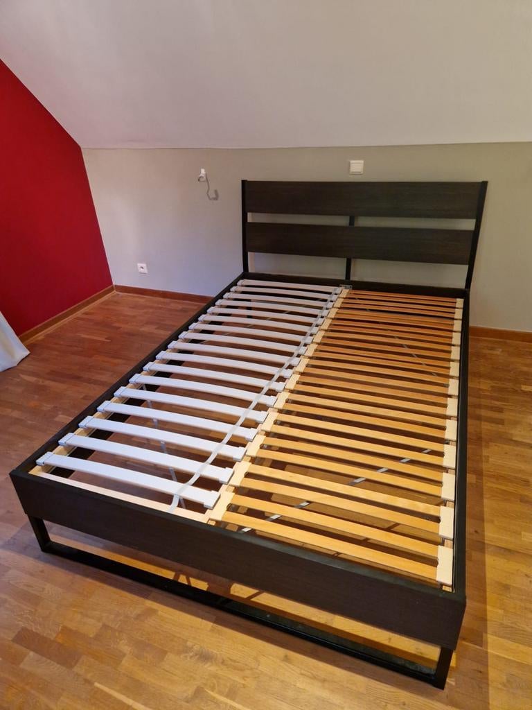 Ikea Trysil bedkader 140 x 200cm + 2 lattenbodems, Huis en Inrichting, Ophalen, Gebruikt