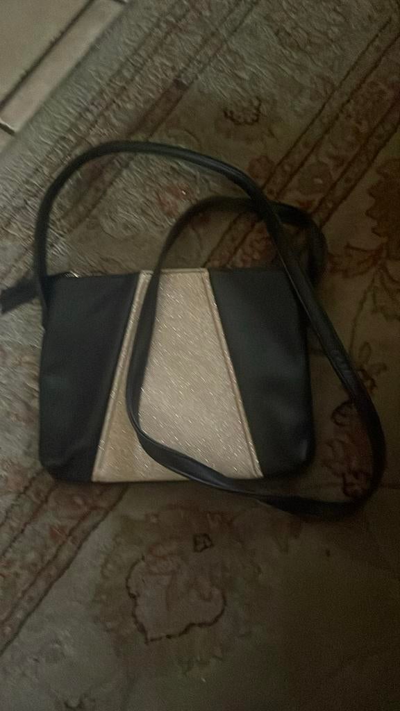 Klein tasje zwart met glitter goud nieuw, Handtassen en Accessoires, Ophalen of Verzenden, Nieuw, Zwart, Handtas