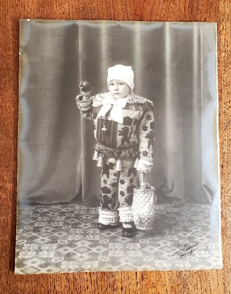Gille enfant 24 cm x 30 cm + une carte 9x14cm., Ophalen, Gebruikt, Kind, Foto