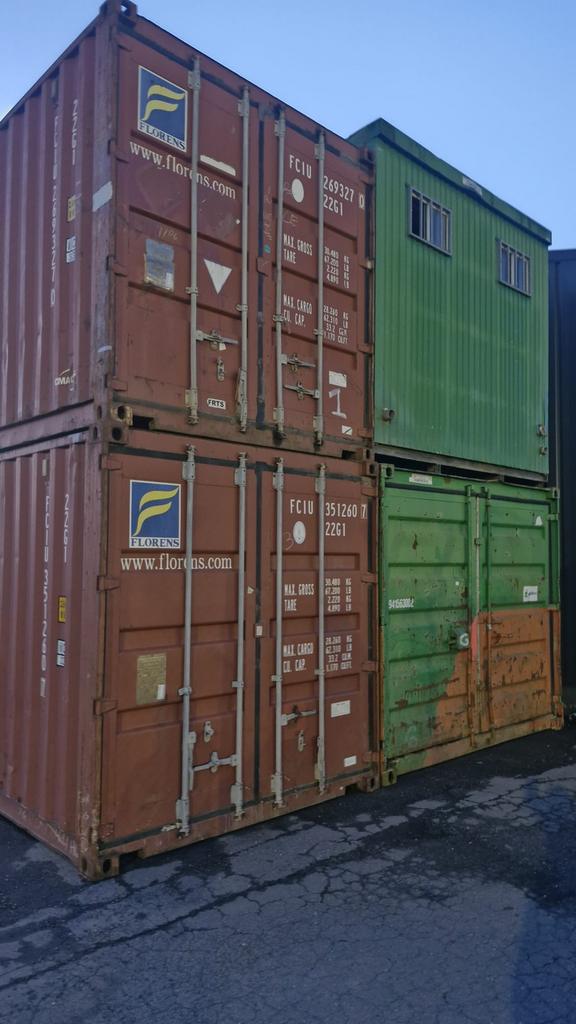 Zeecontainers containers opslag, Ophalen