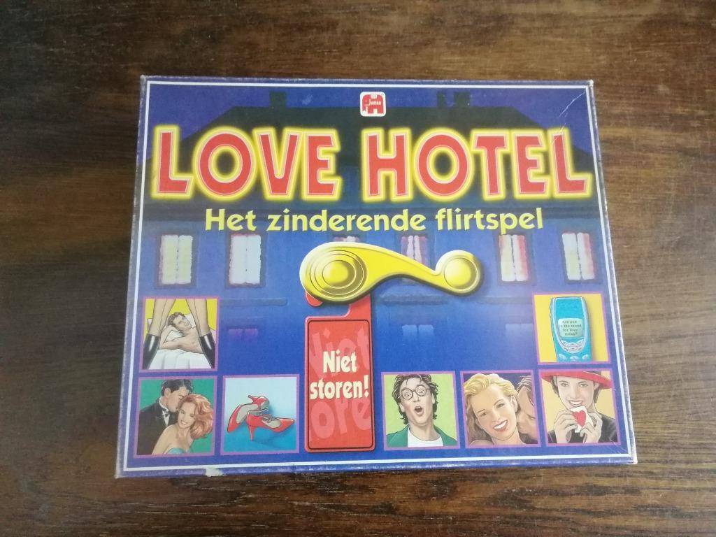 Love hotel, Enlèvement ou Envoi, Utilisé, Jumbo