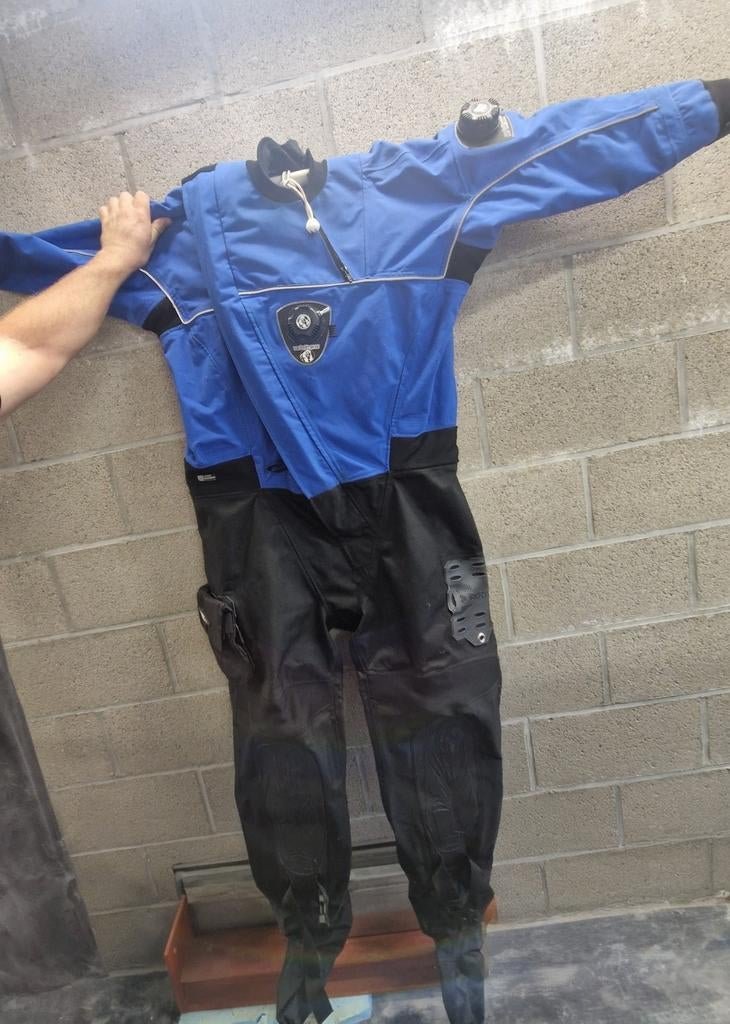 Droogpak whites, Ophalen, Zo goed als nieuw, Duikpak