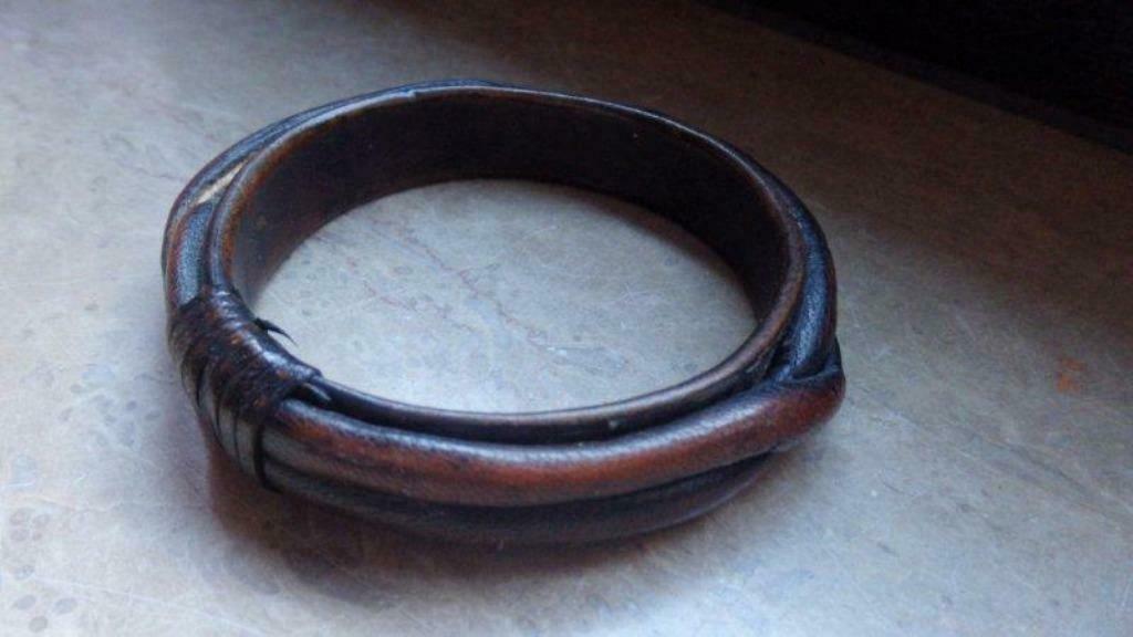 houten armband, Handtassen en Accessoires, Armbanden, Ophalen, Zo goed als nieuw, Bruin, Hout