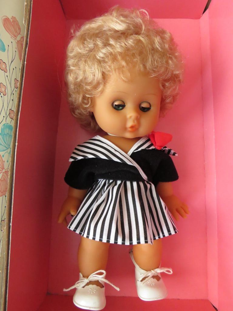 vintage superbe poupée Unica en boite made in Belgium, Enlèvement ou Envoi, Neuf, Poupée